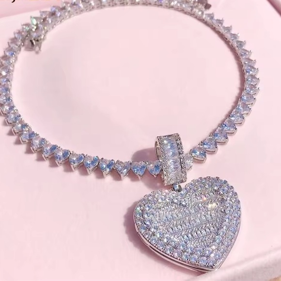 Heart Necklace platinum plated cubic zirconia bling necklace silver NWT locket - Picture 1 of 7